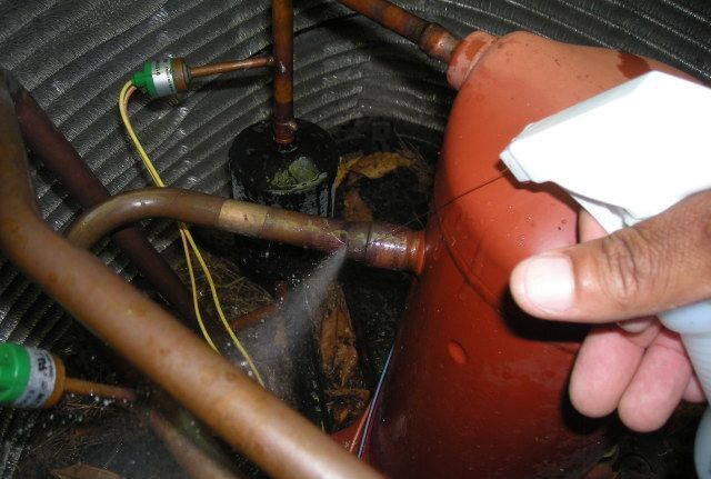 AC-Refrigerant-Leak